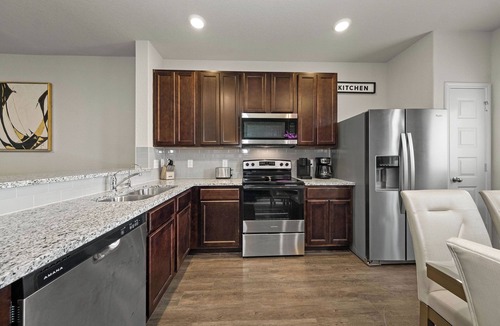 Southside House | Lackland Private Movie Theater Retreat!