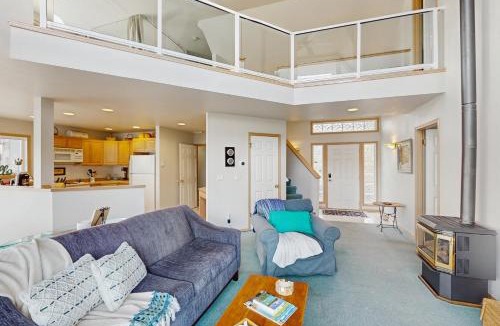 Lake Goodwin House | Ladybug Landing