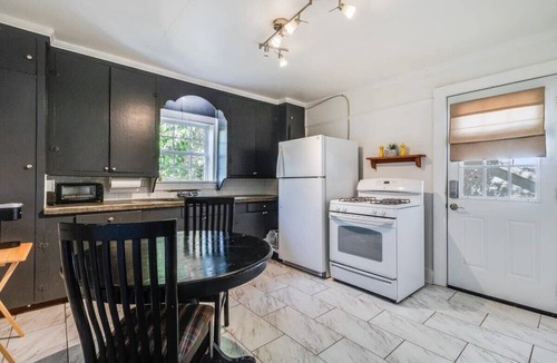 Freetown - Port Rico House | Lafayette Gem - Cozy Room in Shared Home
