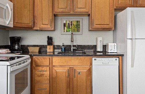 Chelan Resort | Lake Chelan | Family Lake Escape | Pool + Lake | 2BR