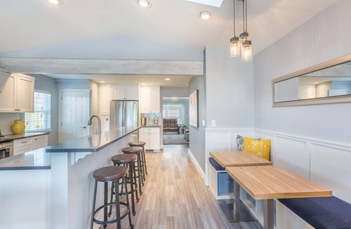 Chelan House | Lake Chelan Vacation Rental with private pool and hot tub, sleeps up to 12