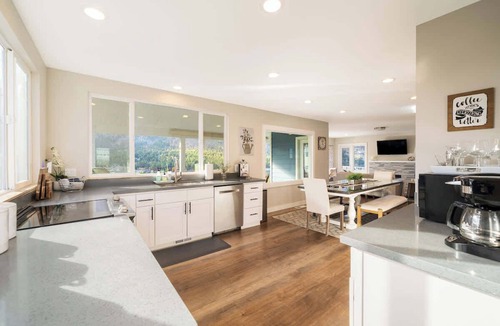 Manson House | Lake Chelan View Home with pool, hot tub & yard!