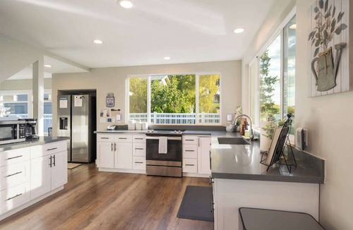 Manson House | Lake Chelan View Home with pool, hot tub & yard!