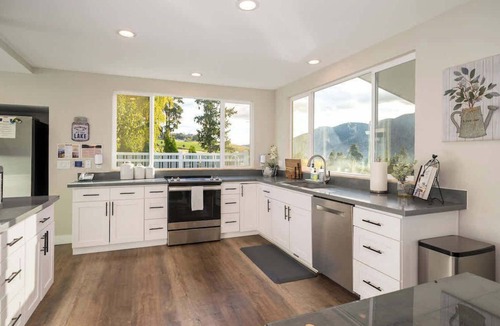 Manson House | Lake Chelan View Home with pool, hot tub & yard!