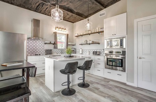 Lake Bridgeport House | Lake Days Await Boat Parking Big Porch