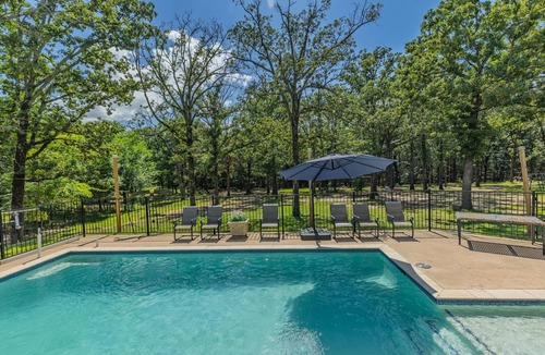 Yantis House | Lake Fork Waterfront Guest House W/Pool and Dock