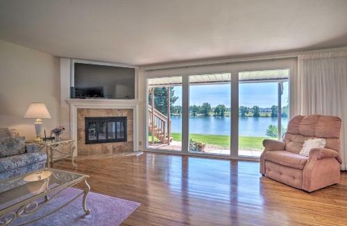 Moses Lake House | Lake House w/Hot Tub - 1 Mi to Surf 'n Slide