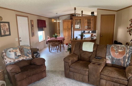 Pierre House | Lake Oahe at Spring Creek