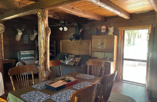 Gordon House | Lake Palo Pinto Rustic, waterfront cabin Steps from private boat dock
