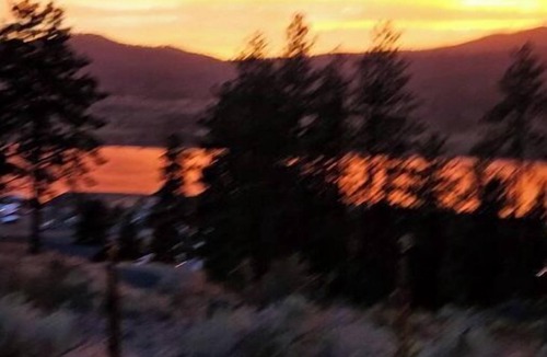 Deer Meadows Apartment | Lake Roosevelt apartment ,beautiful view . sleep 4. two bath, full kitchen.
