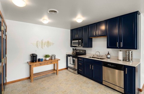 Wilbur House | Lake Roosevelt's Whitestone Rock Retreat-Corporate and personal retreat space