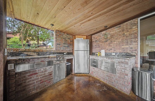 Brookeland House | Lake Sam Rayburn Lakefront Lodge - Sleeps 13!