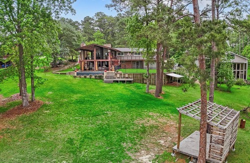 Brookeland House | Lake Sam Rayburn Lakefront Lodge - Sleeps 13!