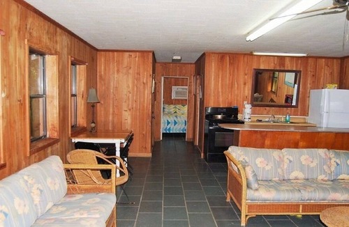 Ferriday Cottage | Lake St John Tranquil Escape