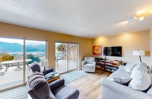 Manson House | Lake View Rambler