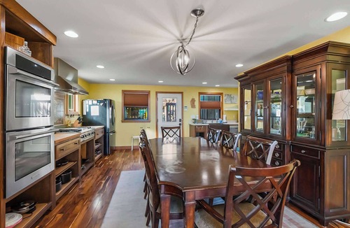 Rainier Valley House | Lake WA View Home. 3 levels