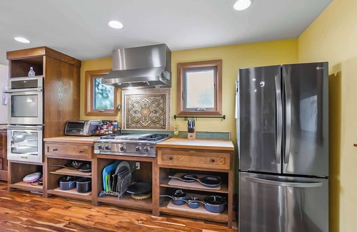 Rainier Valley House | Lake WA View Home. 3 levels