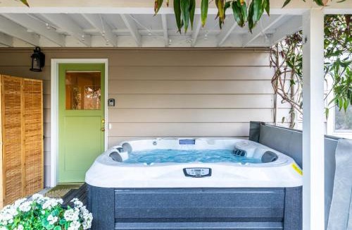 Rainier Valley House | Lake Washington View Home with Hot Tub BBQ Garden