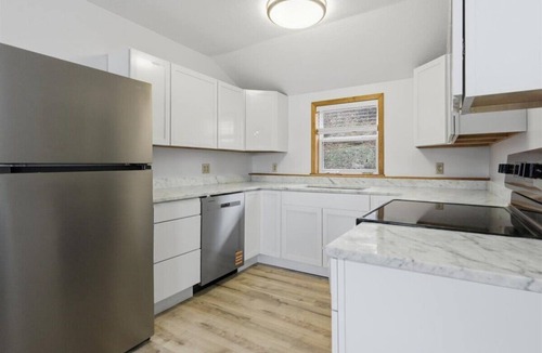 Stover House | Lakefront 3BR Oasis Next to Ivy Bend Resort & Marina