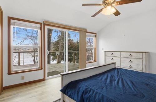 Stover House | Lakefront 3BR Oasis Next to Ivy Bend Resort & Marina