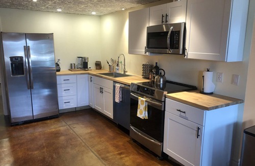 Berkley House | Lakefront, Beach, Fishing, Hot Tub, Gated, Fire Pit