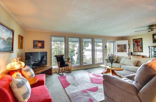 Longtown House | Lakefront Canadian Gem: Fire Pit, Decks & Grills