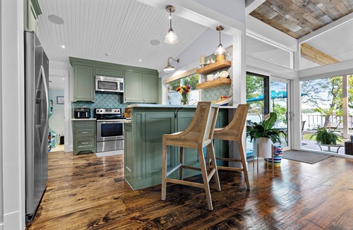 Enchanted Oaks House | Lakefront Cottage w/Dock, Game Room & Kayaks—1 Hr from DFW