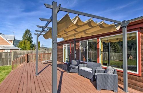 Eatonville House | Lakefront Eatonville Cabin w/Dock & Mtn Views!