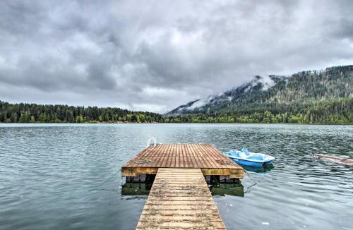 Eatonville House | Lakefront Eatonville Cabin w/Dock & Mtn Views!