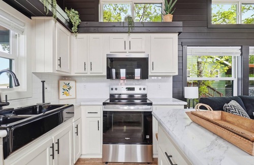 Dogwood House | Lakefront Fireside Retreat Paradise!