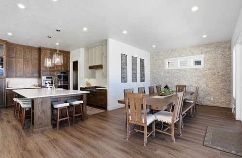 Donnelly House | Lakefront| Hot Tub| Gameroom| Sauna|Lake Cascade