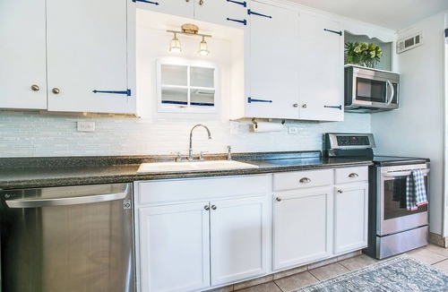 San Angelo House | Lakefront Landing On The KOA