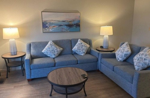 Chelan Resort | Lakefront Living at Chelan Shores – 2BR Villa with Pools & Beach Access