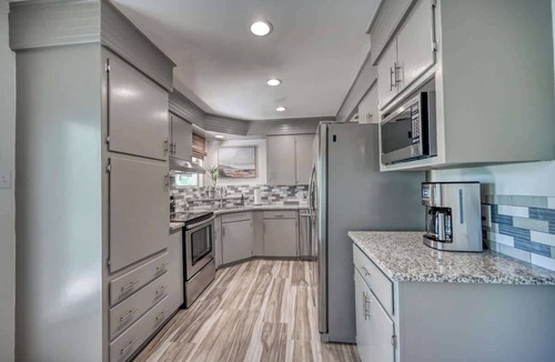 Seguin House | Lakefront Near Schlitterbahn and New Braunfels