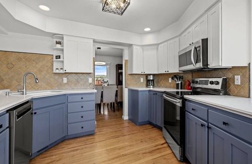 Loveland House | Lakefront Retreat at Boyd | Sleeps 18 w/Hot Tub