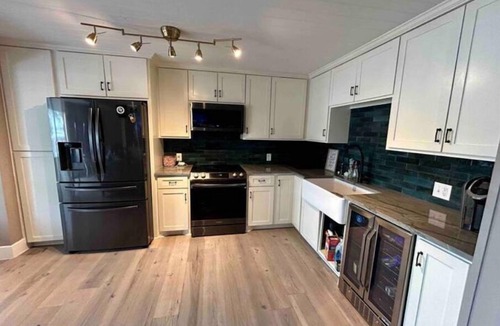 Pecan Acres House | Lakefront Retreat Hot Tub +Private Dock - Sleeps 12 - Eagle Mountain Lake