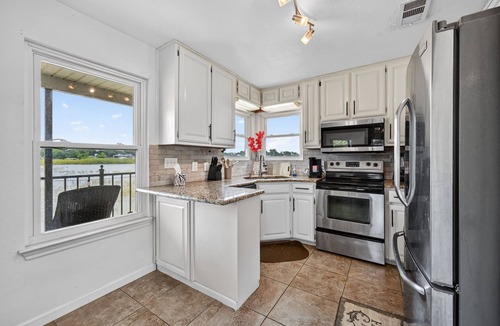 Azle House | Lakefront Retreat, Pool, Hottub, Firepit 5BR, 5Bath