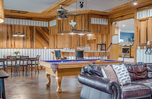 Granbury House | Lakefront Retreat, Sleeps 20, Pool, Dock, Firepit, Kayaks, Game Room