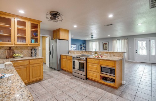 Granbury House | Lakefront Retreat, Sleeps 20, Pool, Dock, Firepit, Kayaks, Game Room