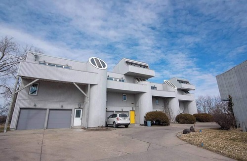 Capitol Beach House | Lakeshore Landing - Unique 3 Story Condo