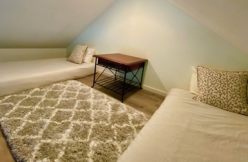 Silverdale Apartment | Lakeside Loft -Studio