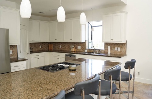 Clear Lake Shores Villa | Lakeside Luxury: Recently Renovated in lovely Kemah