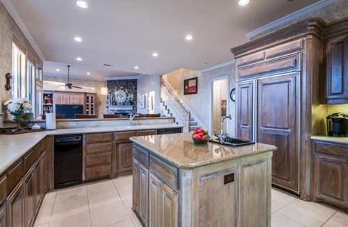 Highland Village House | Lakeside Resort Beautiful 5-bedroom house with AC in tranquil Highland Village