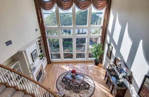 Highland Village House | Lakeside Resort Beautiful 5-bedroom house with AC in tranquil Highland Village