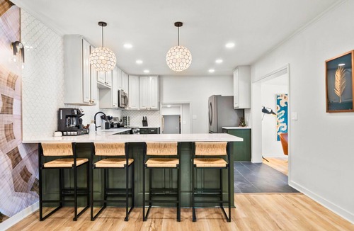 Lake Hamilton House | Lakeside Retreat with Pool, Game Room & Family Fun