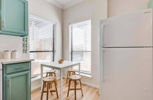 Rowlett House | Lakeview 2BR/1B Guest Home with Hot Tub