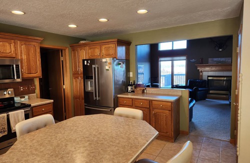 Crofton Cabin | Lakeview retreat with room for the whole family!