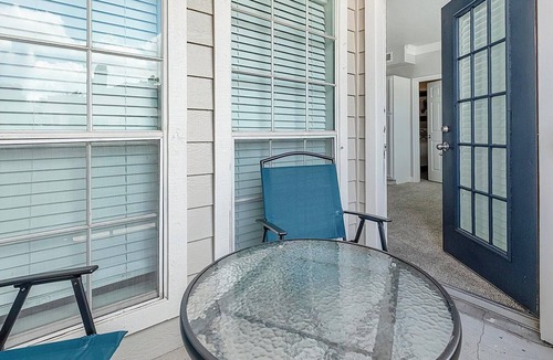 Barker Apartment | Landing | Amazing 1BD, Clubhouse