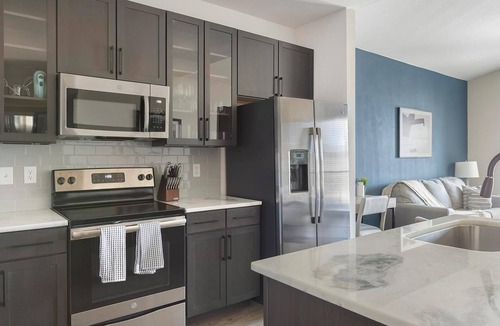 Denton Apartment | Landing | Amazing 1BD, Courtyard, Gym
