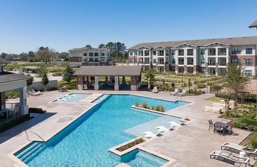 Katy Apartment | Landing | Amazing 1BD, Courtyard, Pool